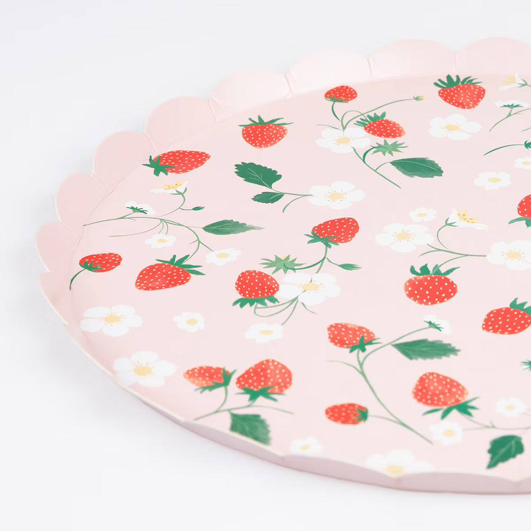Strawberry Paper Dinner Plates – Pack of 8