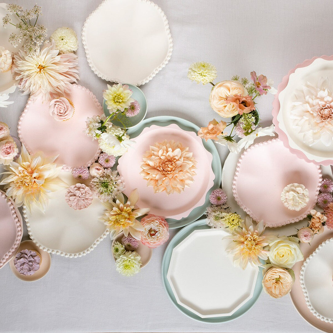 Cream Dot Edged Flower Compostable Dinner Plates (8)