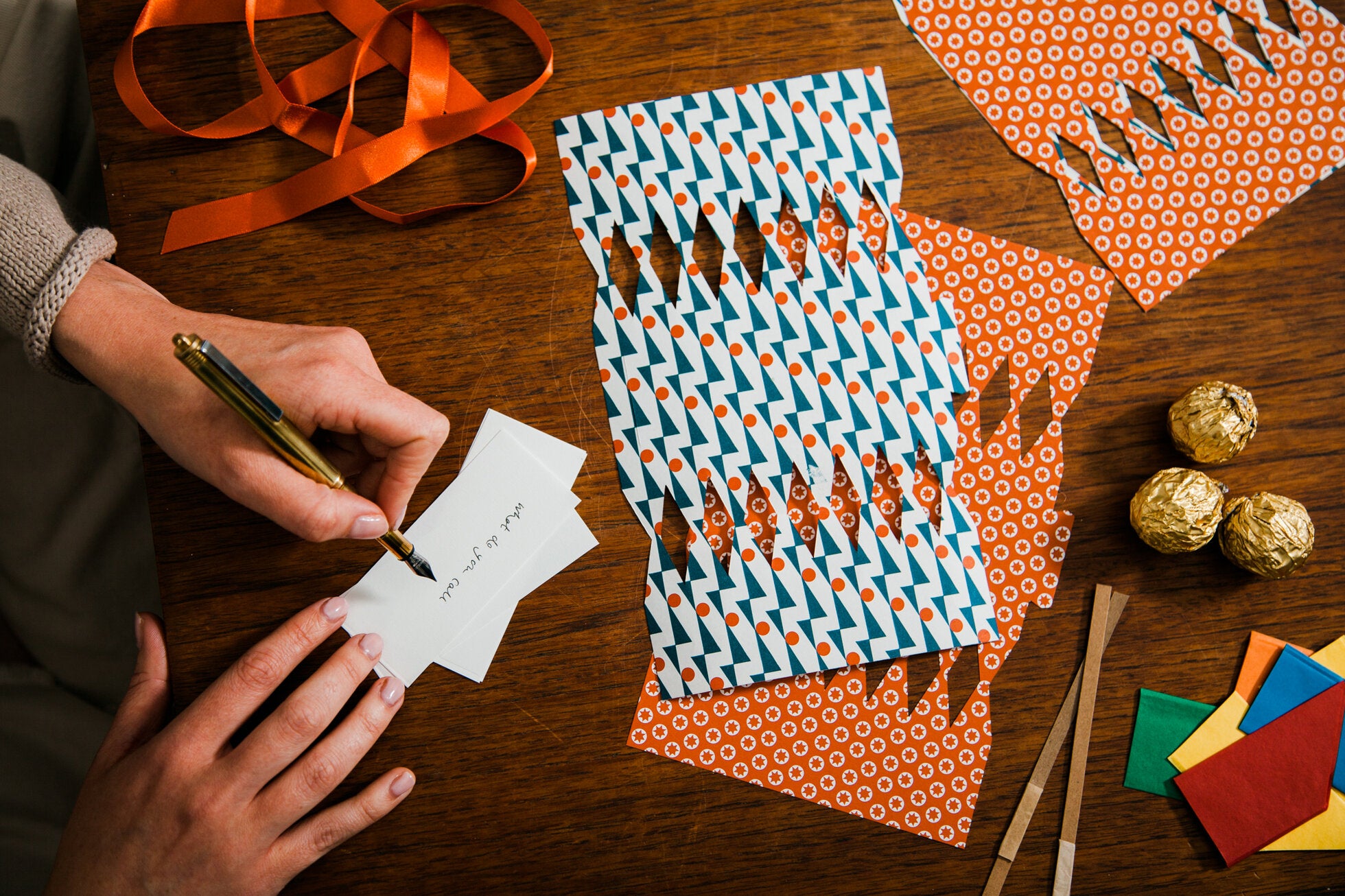 Make Your Own Festive Crackers Kit – Sweet Maries Party Shop