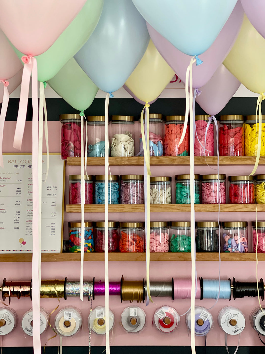 20 Pastel Coloured Ceiling Balloons